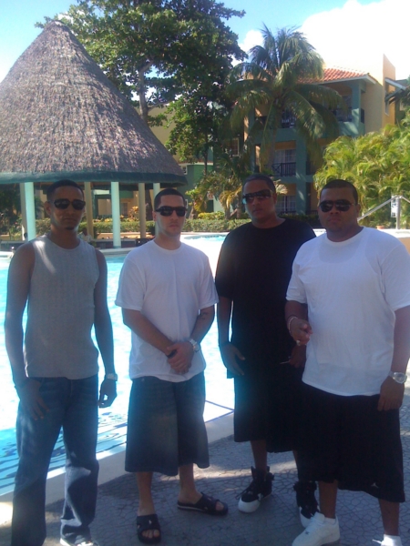2CHILLING@RESORT16.jpg