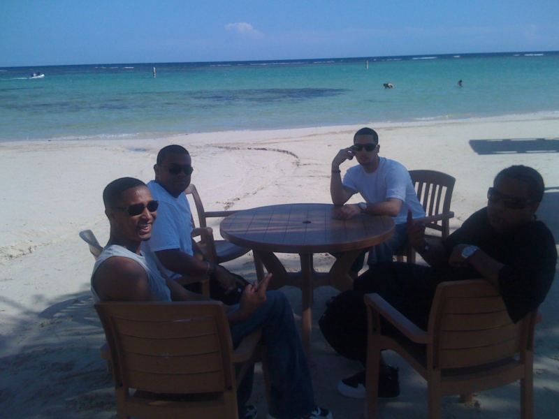 2CHILLING@RESORT25.jpg