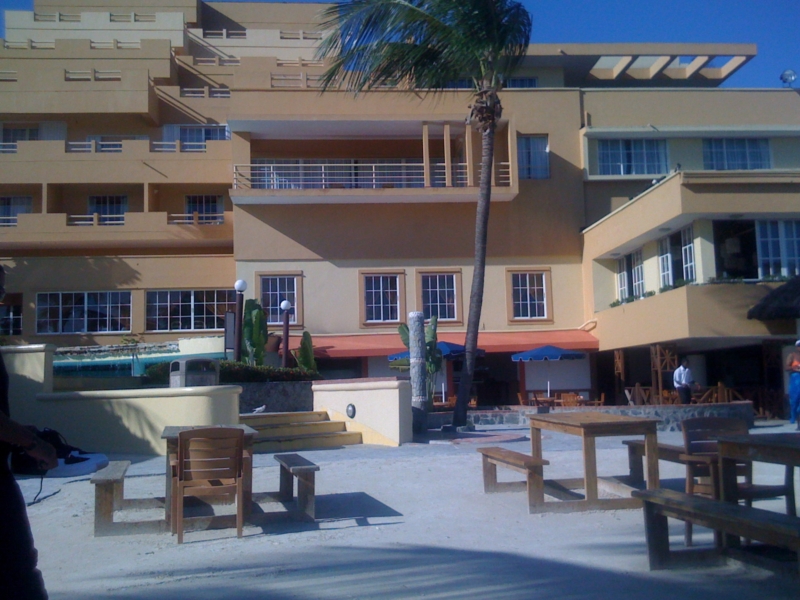 2CHILLING@RESORT30.jpg