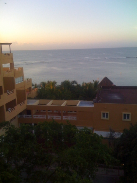 2CHILLING@RESORT72.JPG