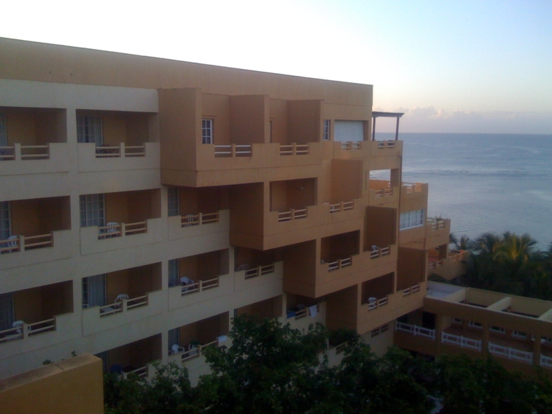 2CHILLING@RESORT75.JPG