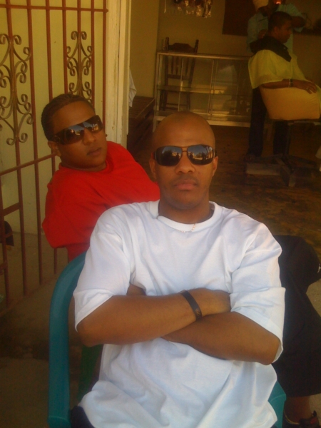 4CHILLING@BSHOP2.jpg